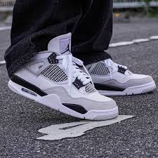 Air Jordan 4