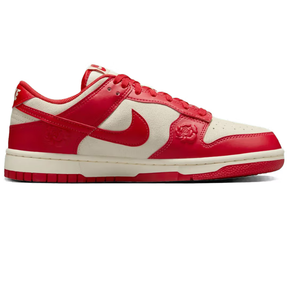 Nike Dunk Low "Red Roses"