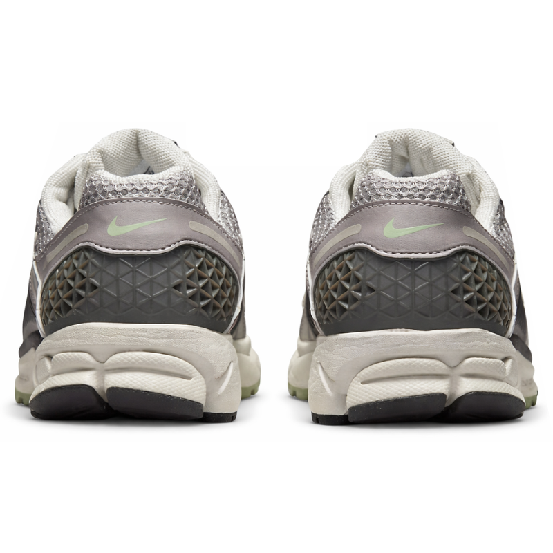 Nike Zoom Vomero 5   "Cobblestone Light Bone"
