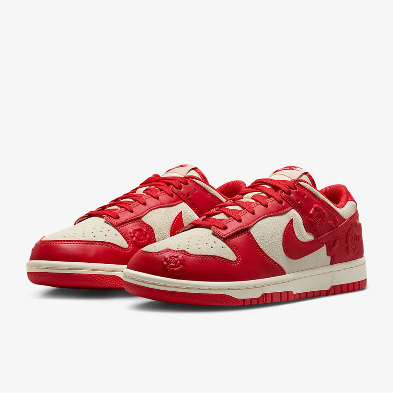 Nike Dunk Low "Red Roses"